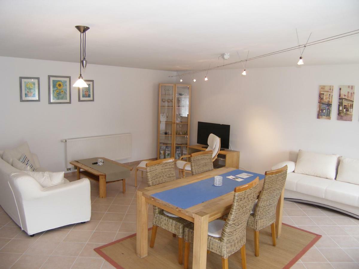 Ferienwohnung Stettfeld Bagian luar foto